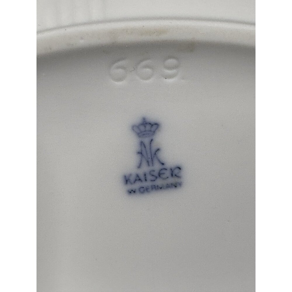 Vintage Kaiser White Oval Porcelain Bisque Vase Floral Manfred Frey West Germany - Picture 7 of 15